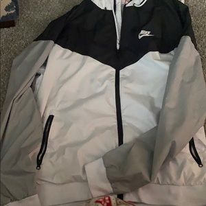 nike windbreaker